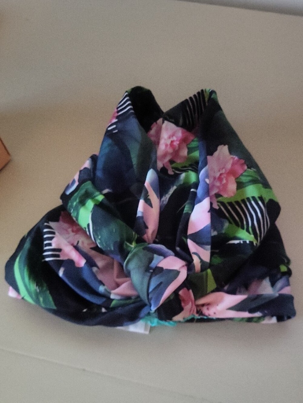 Louvelle Chic Turban Style Shower Cap - Peach & Pink Tropical - Picture 2 of 5
